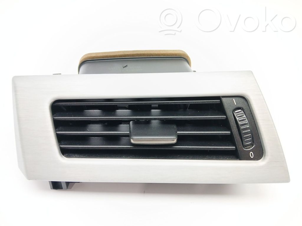 BMW 5 E60 E61 Centrinės oro grotelės 