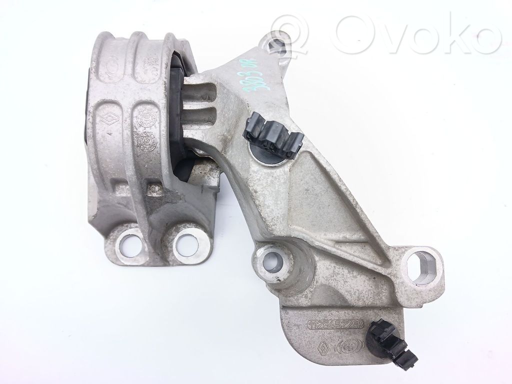 Dacia Duster Engine mount bracket 