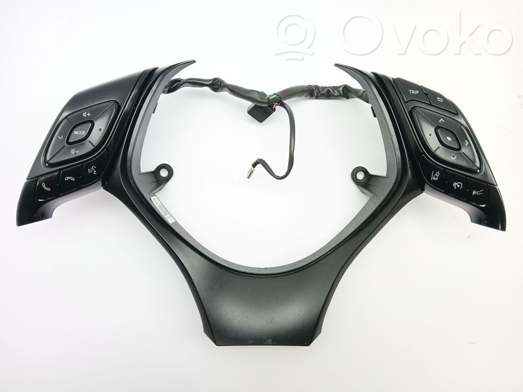 Toyota C-HR I Steering wheel buttons/switches 