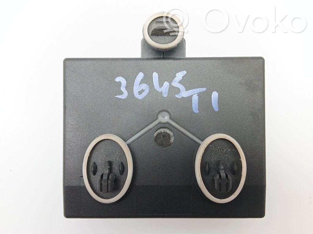 Radion pystyantenni   8X0959795D