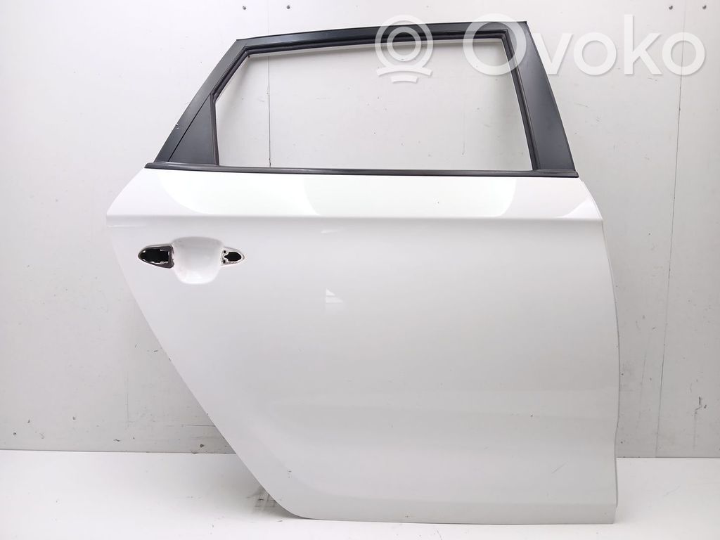 KIA Carens III Puerta trasera 