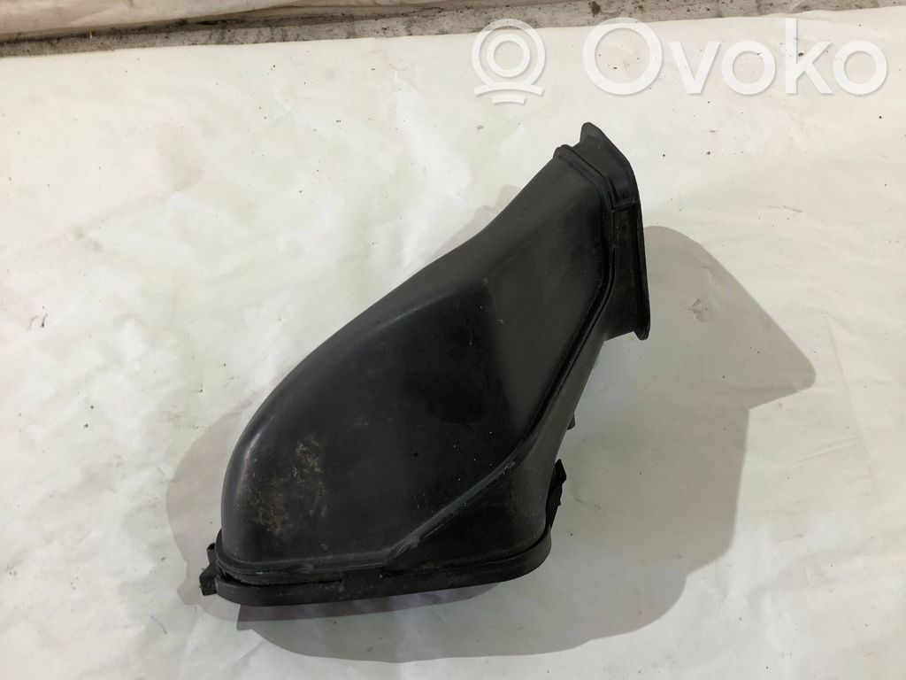 BMW 7 E65 E66 Ilmanoton kanavan osa 