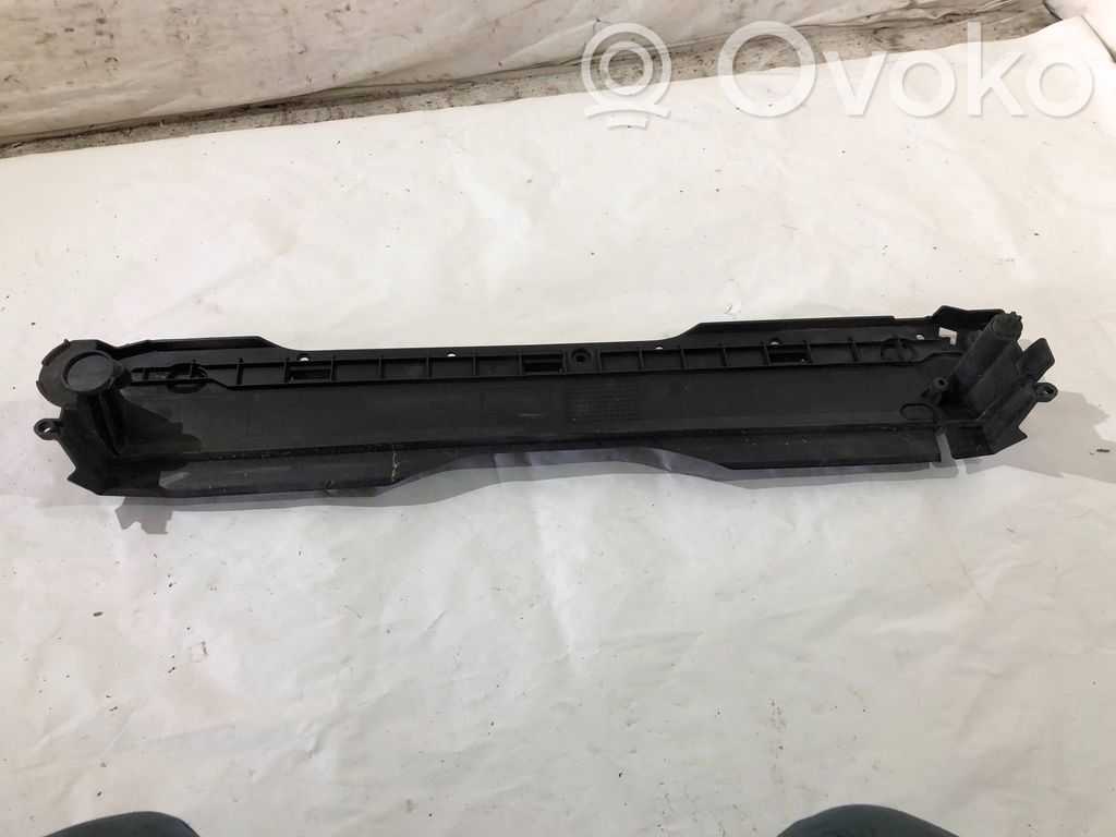 BMW 7 E65 E66 Ylempi jäähdyttimen ylätuen suojapaneeli 