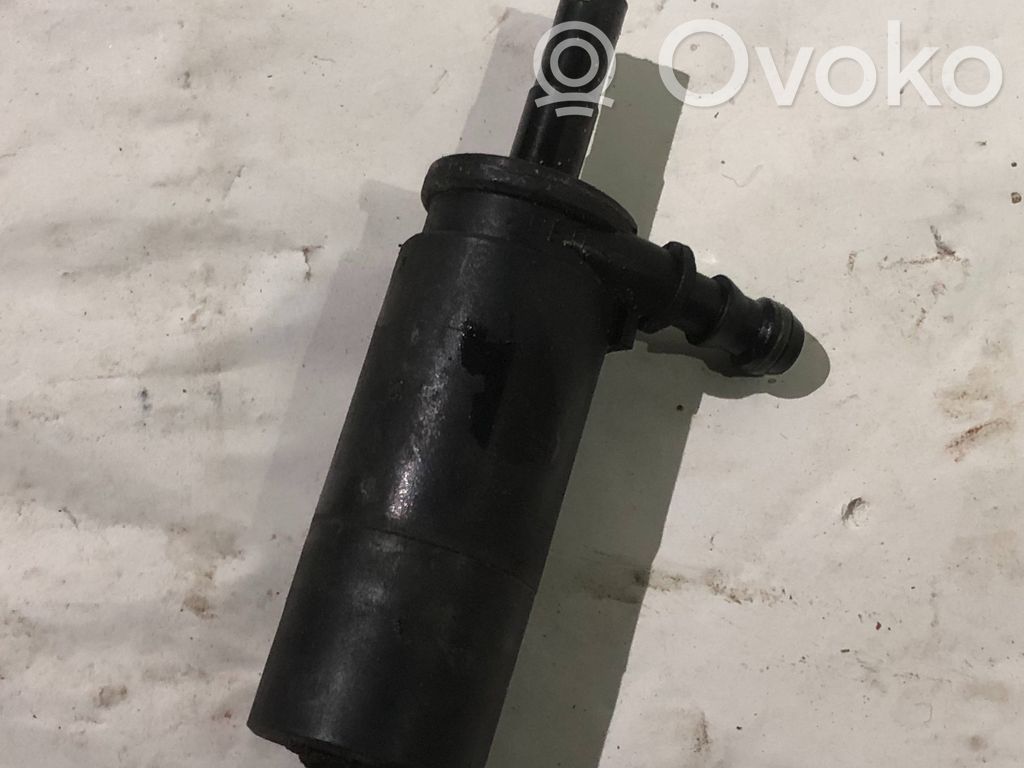 BMW 7 E65 E66 Headlight washer pump 