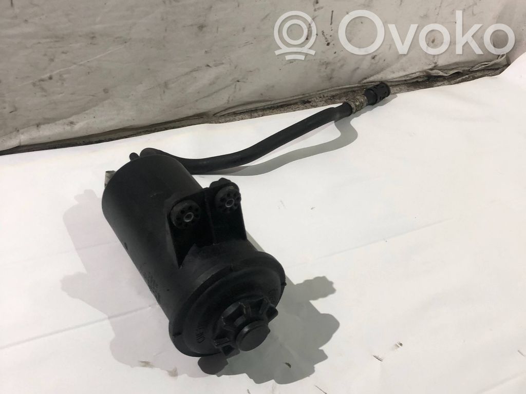 BMW 7 E65 E66 Ohjaustehostimen nestesäiliö 