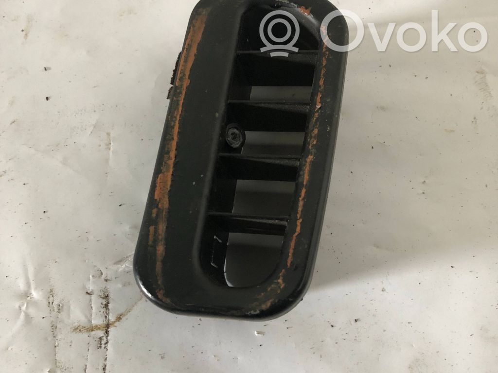 BMW 7 E65 E66 Rear air vent grill 