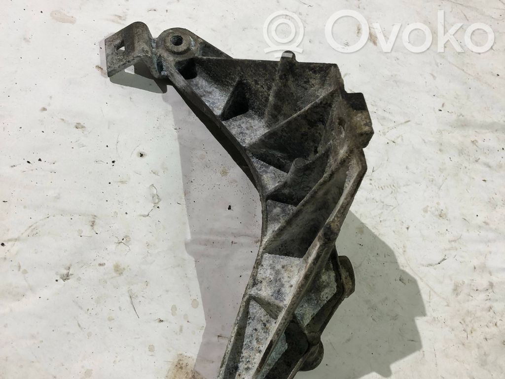 BMW X5 E70 Gearbox mounting bracket 