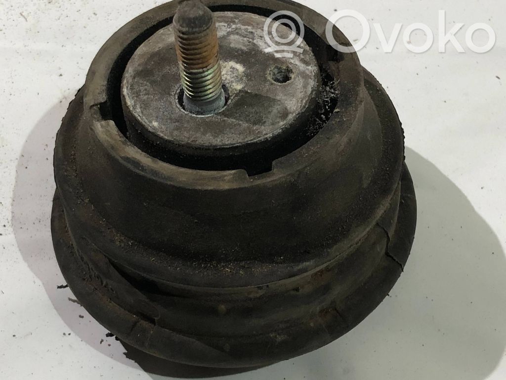 BMW 5 E39 Engine mount bracket 
