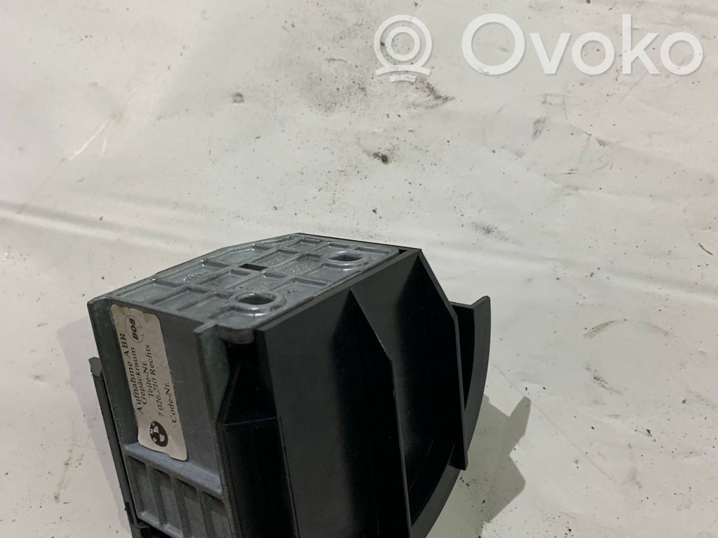 BMW 5 E39 Parcel shelf load cover mount bracket 