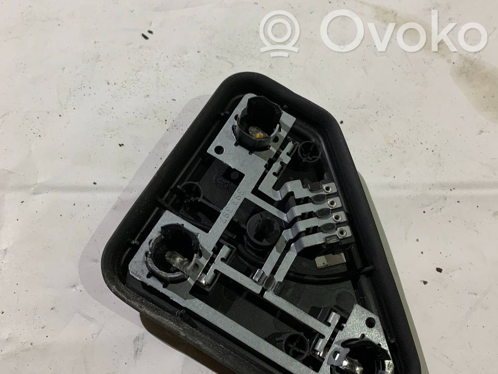 BMW 5 E39 Tail light bulb cover holder 