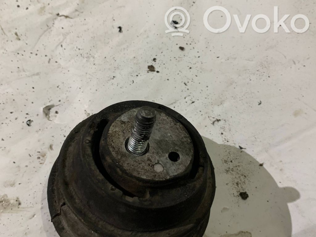 BMW 5 E39 Engine mount bracket 