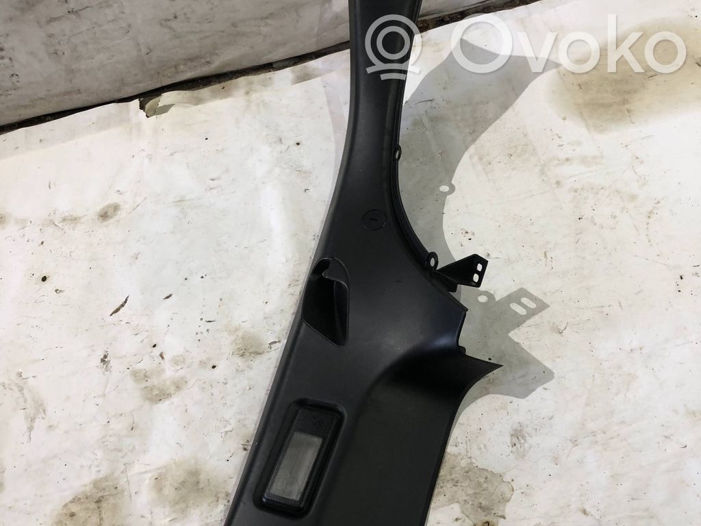 Other trunk/boot trim element   8209014