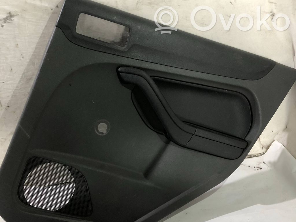 Ford Focus Apšuvums aizmugurējām durvīm 