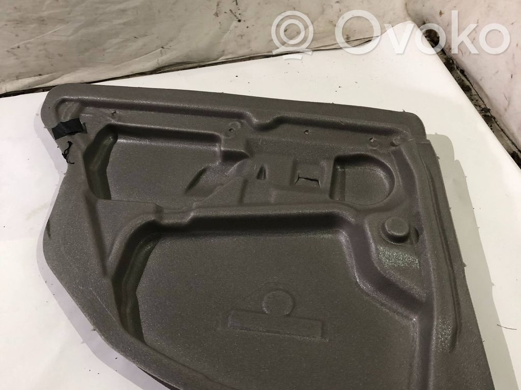 BMW 5 E60 E61 Kita dugno detalė 