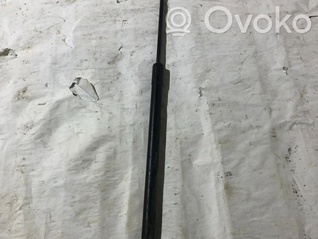 BMW 3 E90 E91 Tailgate/trunk strut/damper 