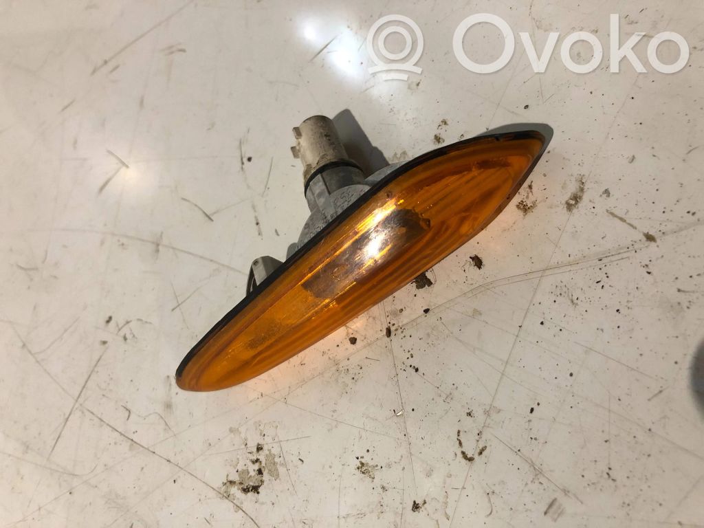 BMW 3 E46 Front fender indicator light 