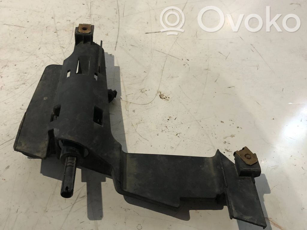 BMW 3 E46 Headlight/headlamp mounting bracket 
