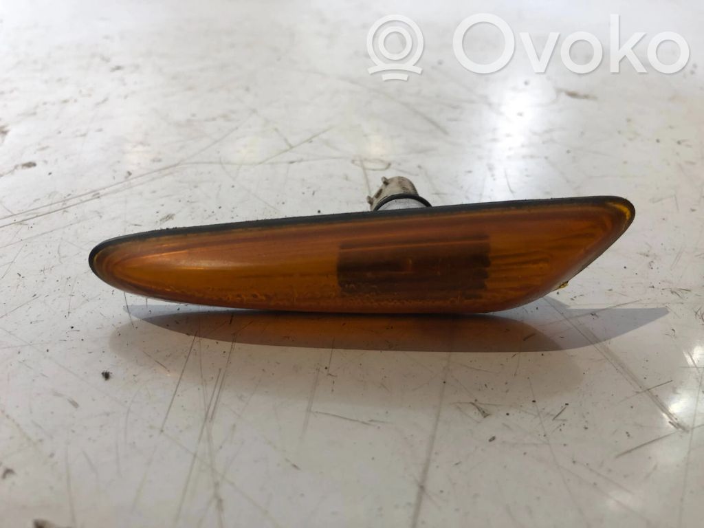 BMW 3 E46 Front fender indicator light 