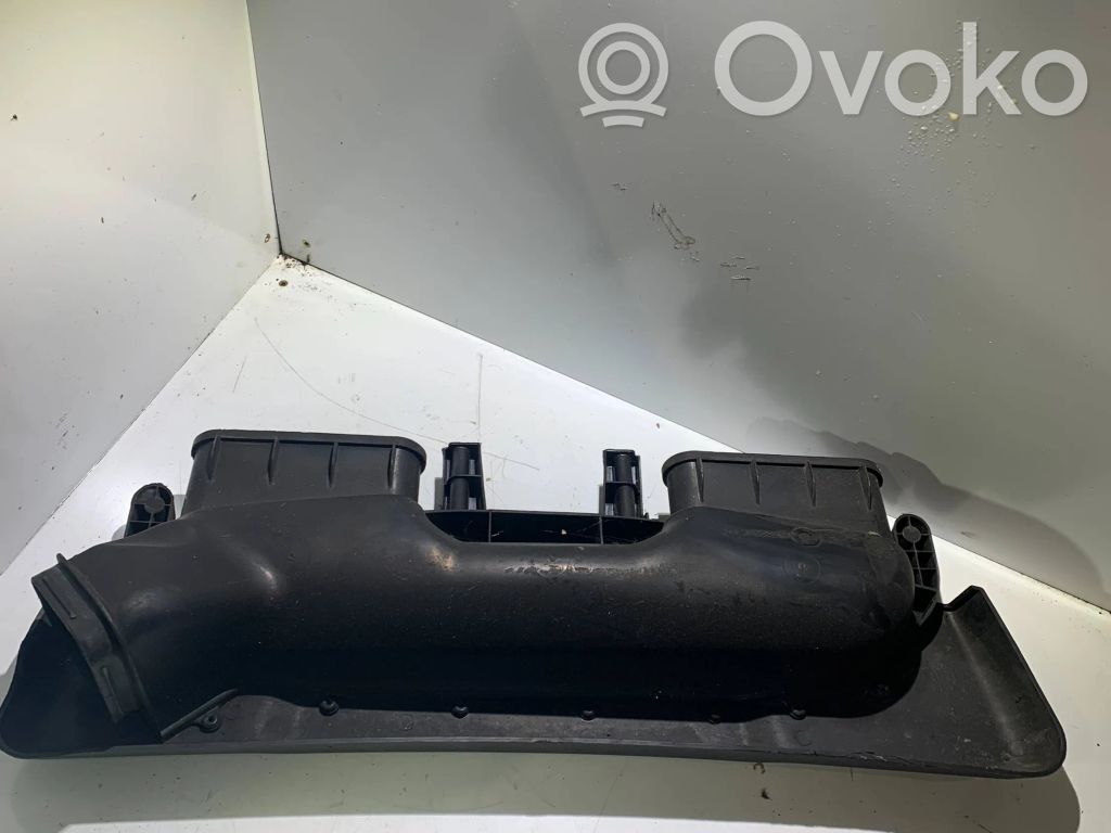 BMW X3 E83 Air intake duct part 