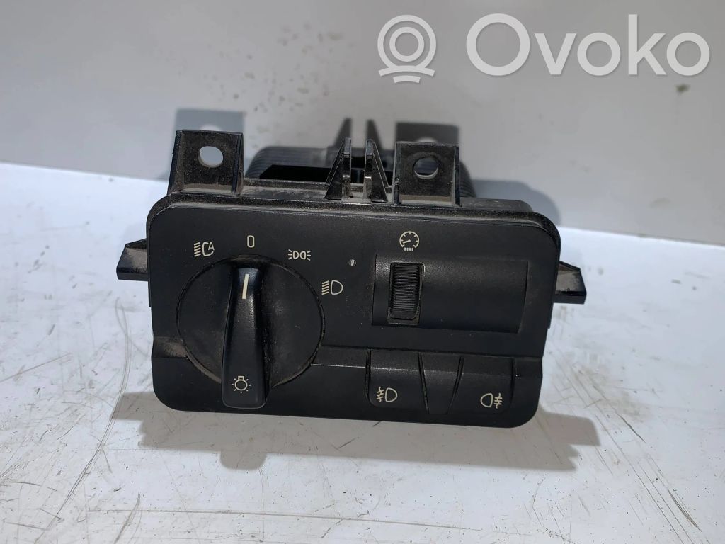 Light switch   037239084