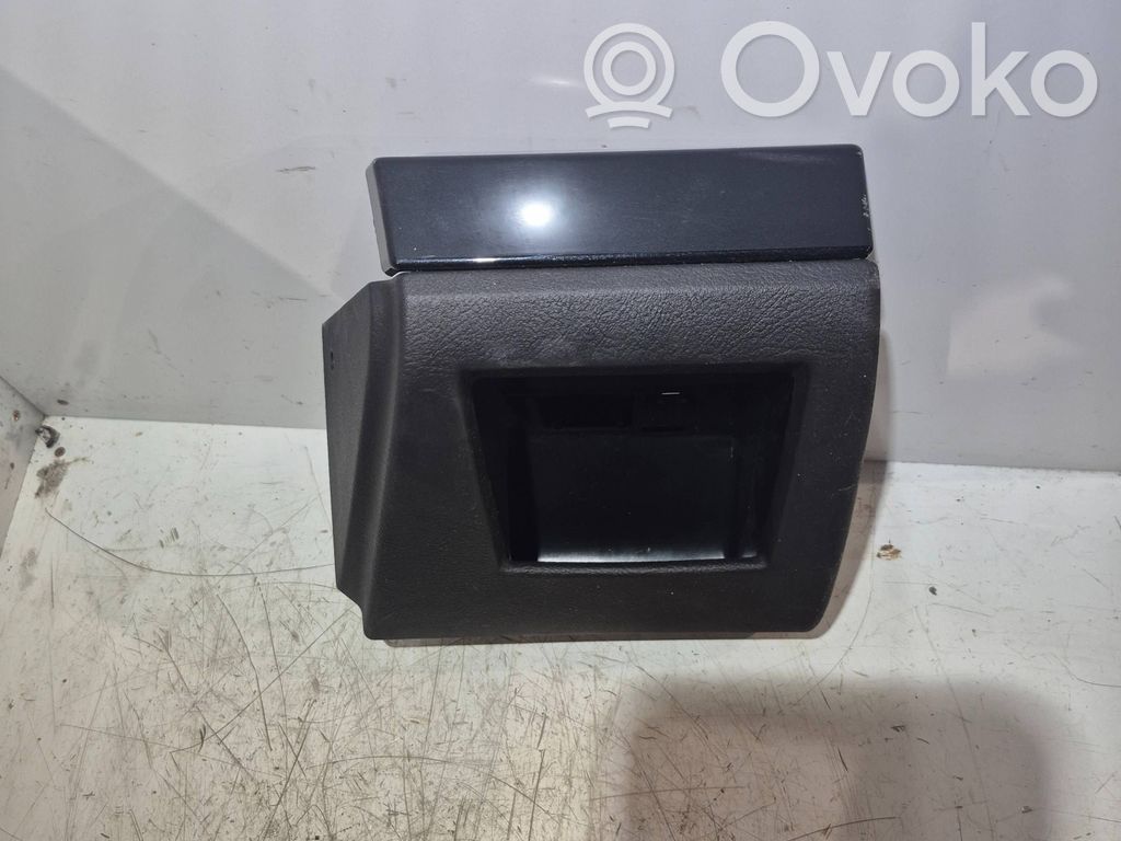 BMW 5 E39 Front trunk storage compartment 