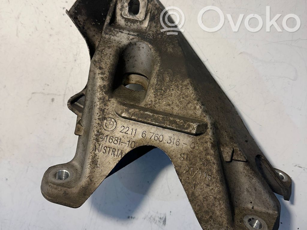 BMW 3 E90 E91 Engine mounting bracket 