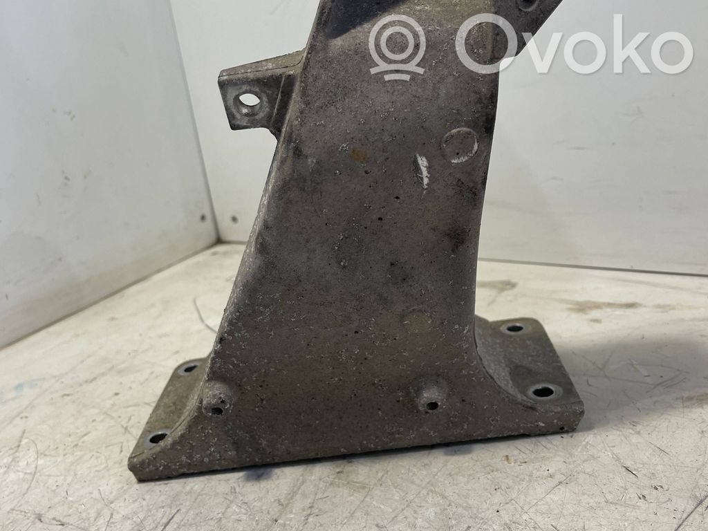 Engine mounting bracket   24166110