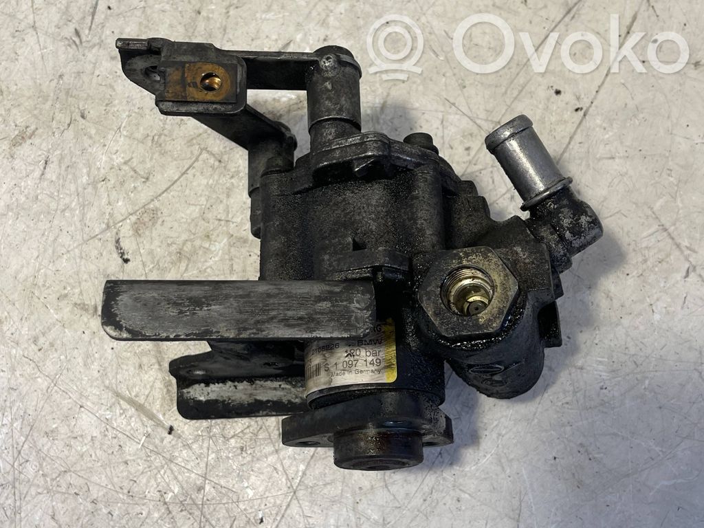 BMW 5 E39 Power steering pump 