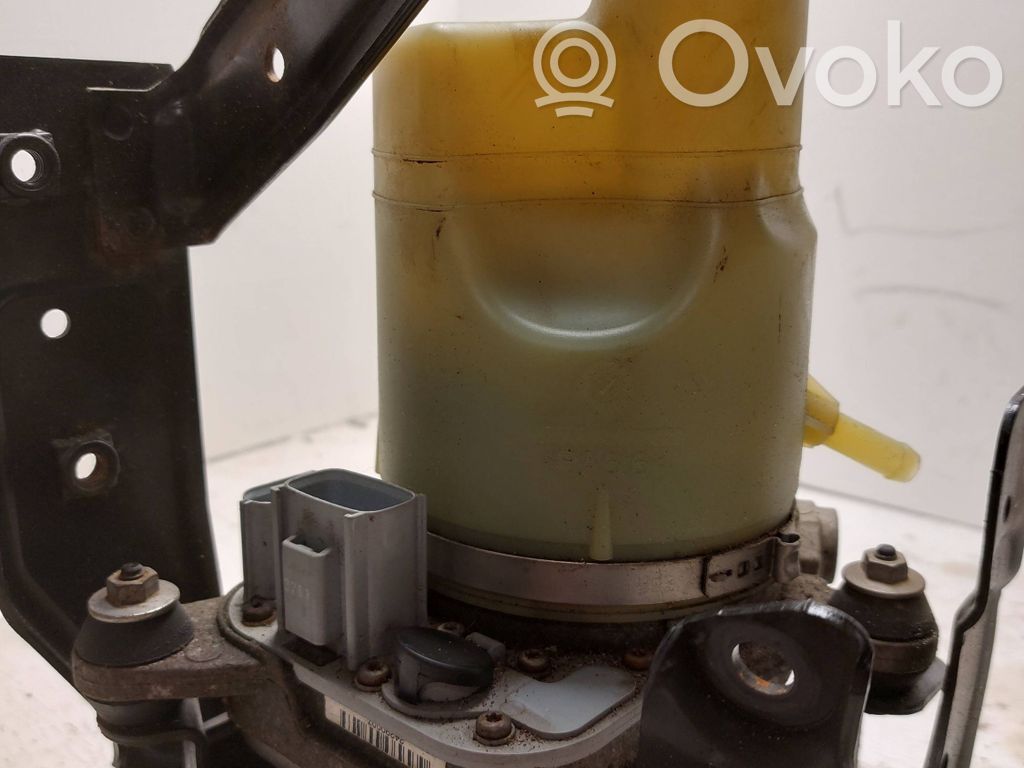Ohjaustehostimen pumppu   31302196AC,9N513K514AA
