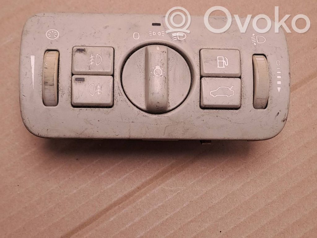 Light switch   30739423