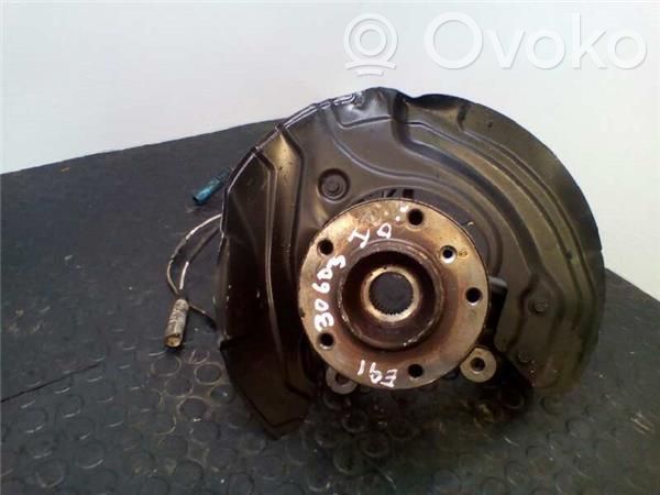Front wheel hub spindle knuckle