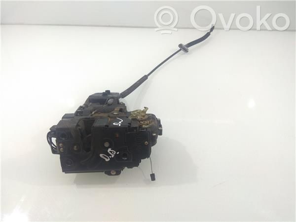 Volkswagen PASSAT B5 Serratura portiera anteriore 
