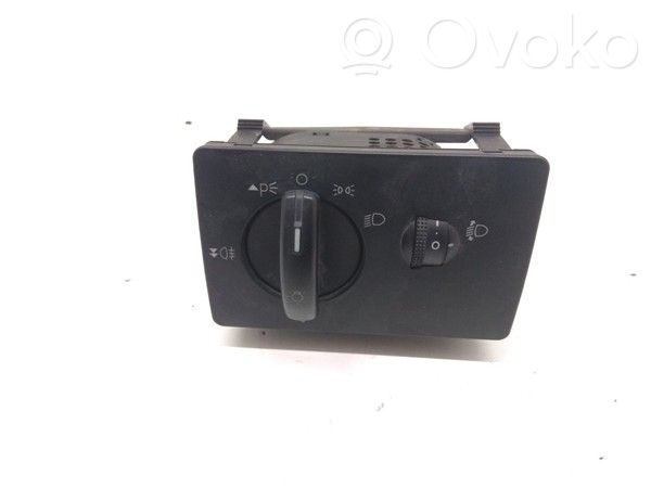 Light switch   7M5T13A024LA,CONMUTADOR