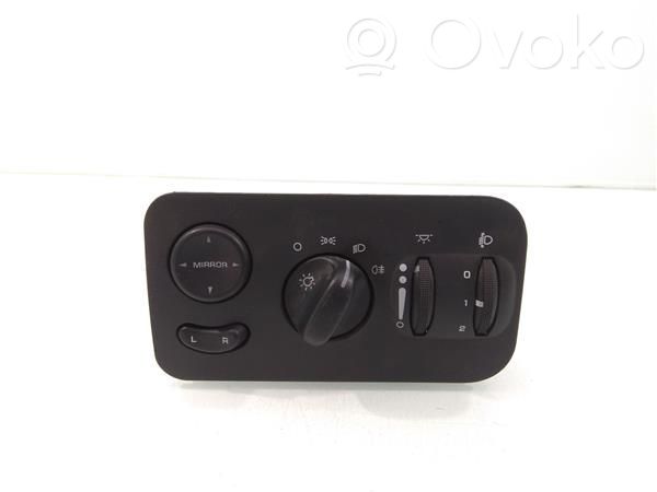 Light switch   CONMUTADOR