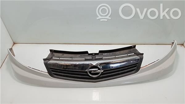 Opel Vivaro Konepellin säleikkö 
