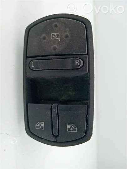 Opel Corsa D Przyciski szyb 