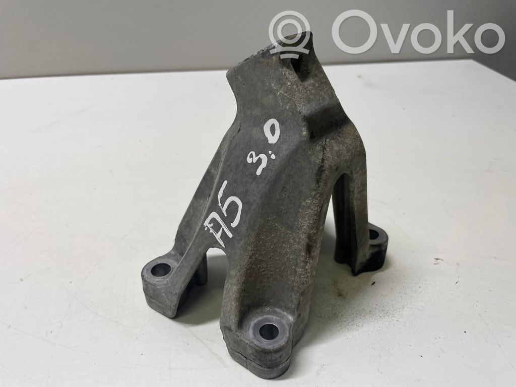 Engine mounting bracket   8K0199307