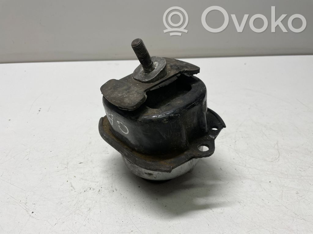BMW X5 E70 Engine mount bracket 