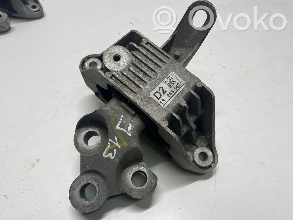 Opel Astra J Engine mount bracket 