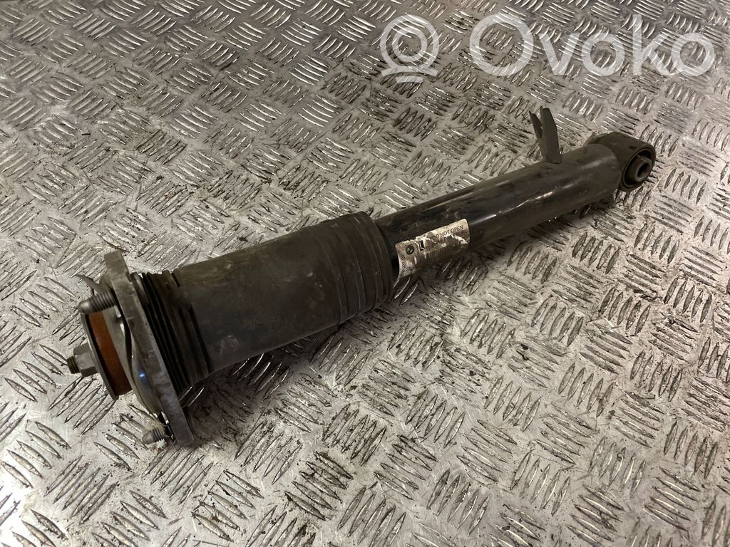 Takaiskunvaimennin   6781931
