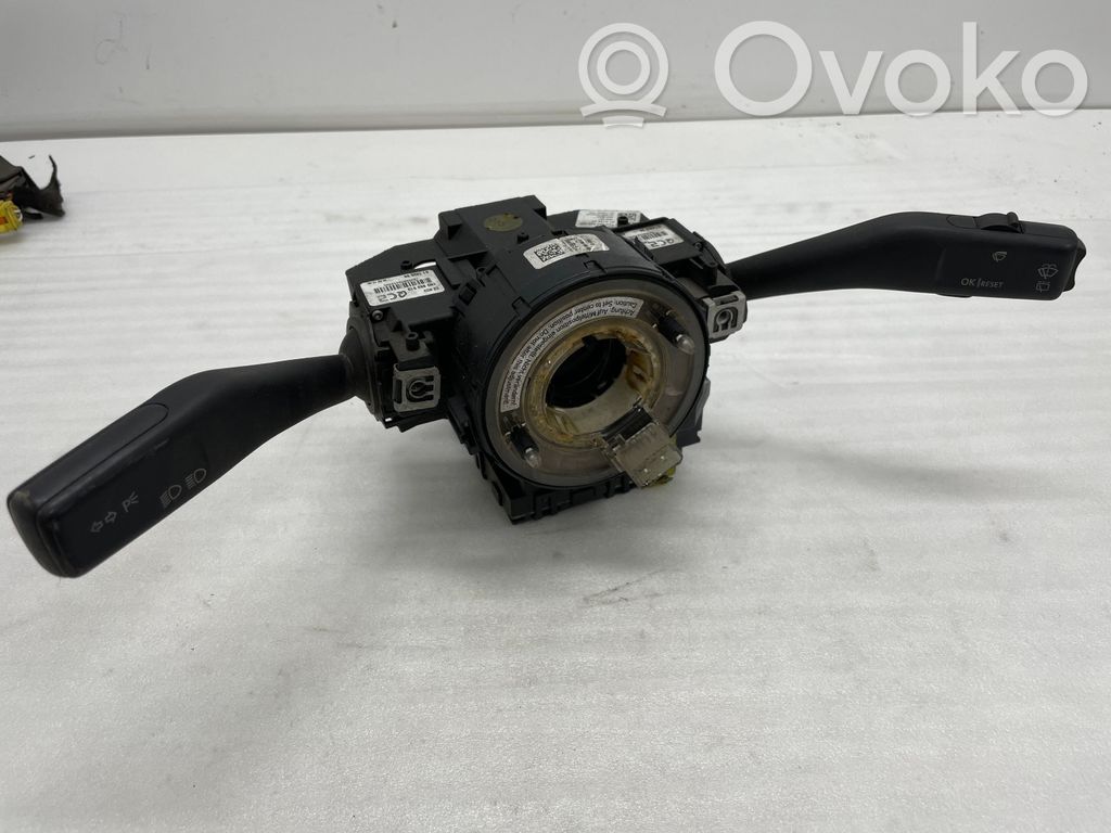 Volkswagen PASSAT B6 Wiper turn signal indicator stalk/switch 