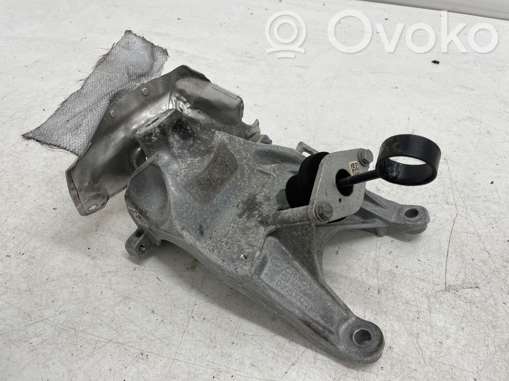 Audi A5 Engine mounting bracket 