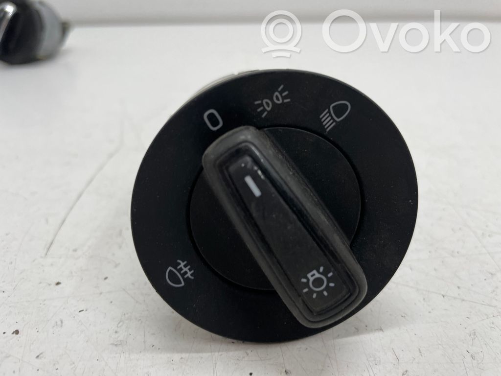 Skoda Superb B6 (3T) Light switch 