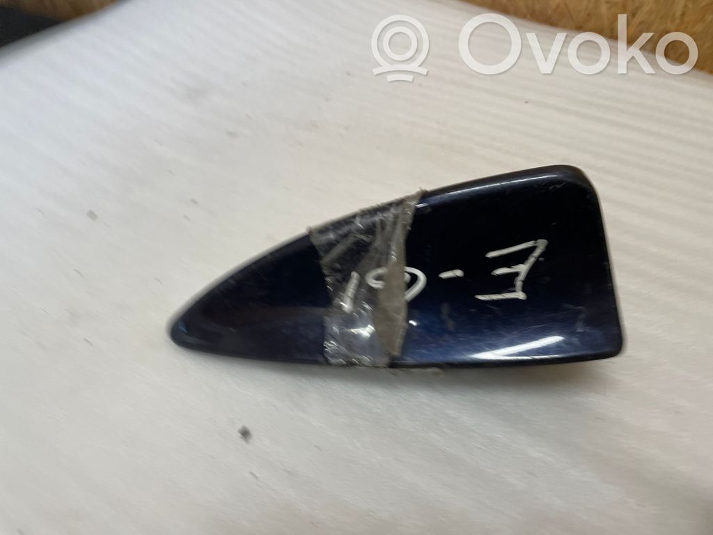 BMW 5 E60 E61 GPS-pystyantenni 