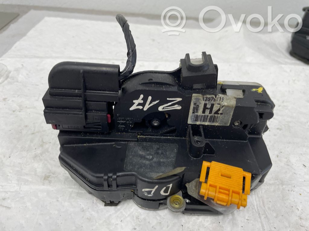 Opel Zafira C Zamek drzwi przednich 