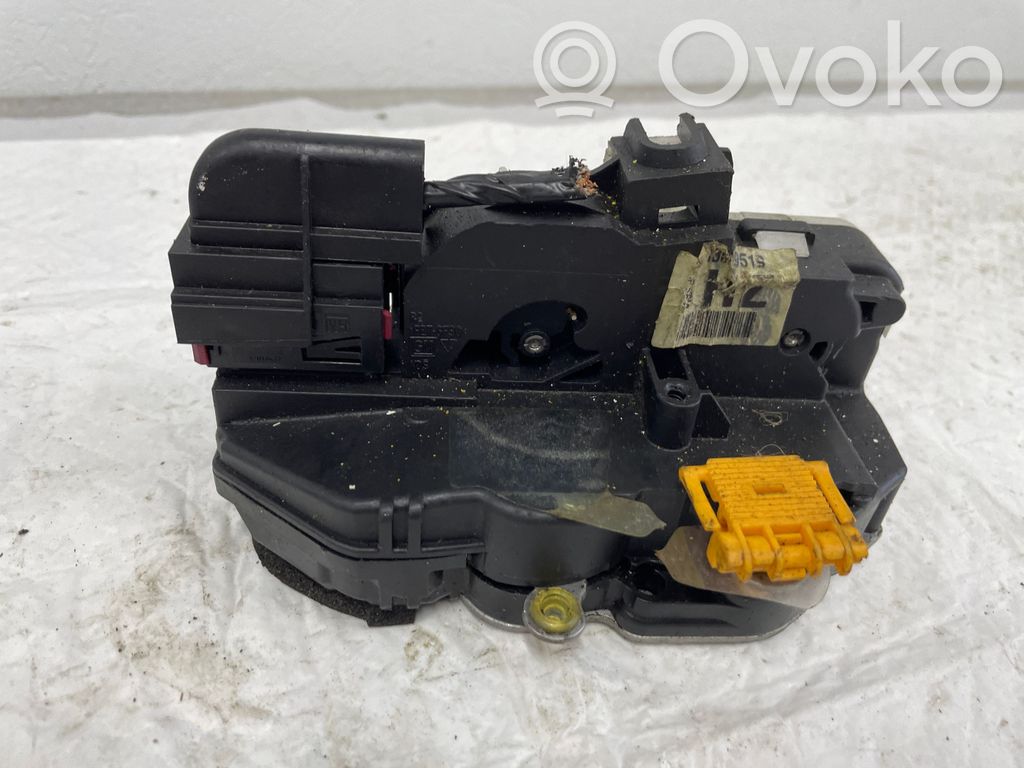 Opel Astra J Zamek drzwi przednich 