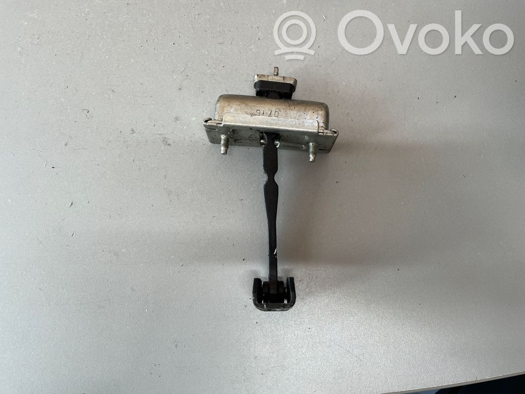 Opel Corsa E Etuoven pidätin 