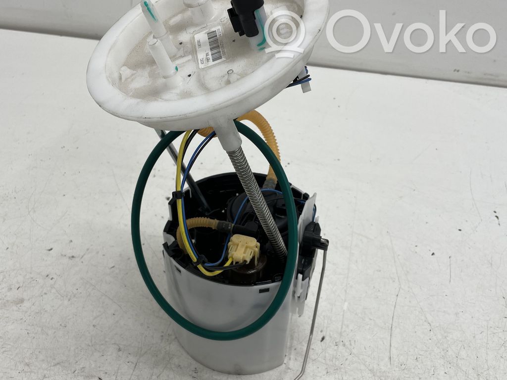 Volvo XC40 Bomba interna de combustible 
