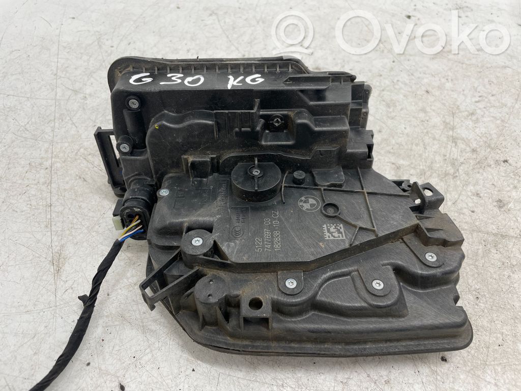 BMW 5 G30 G31 G38 Aizmugurē slēdzene 