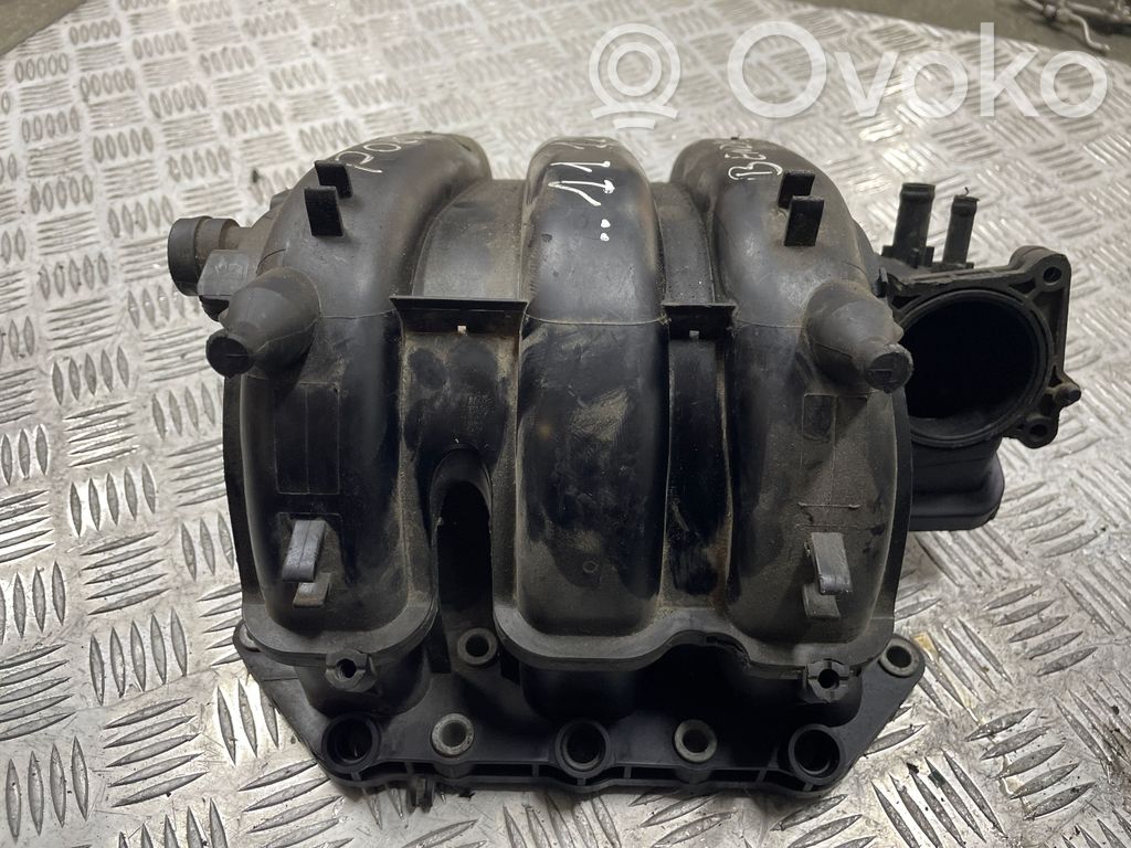 Volkswagen Polo V 6R Colector de admisión 